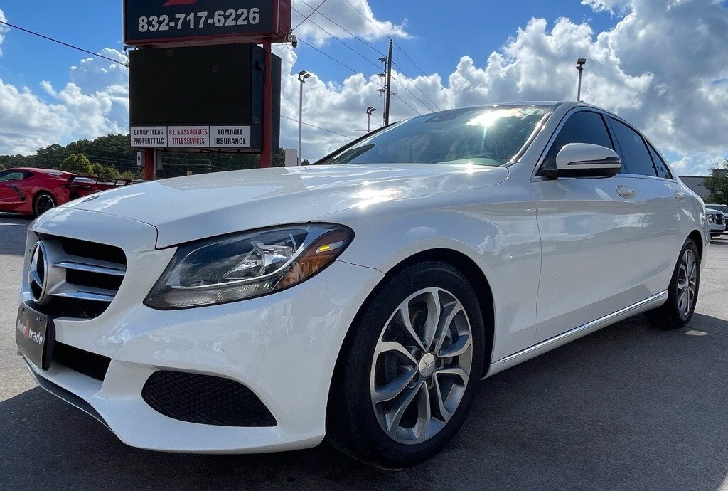 2017 Mercedes Benz C 300 photo 3