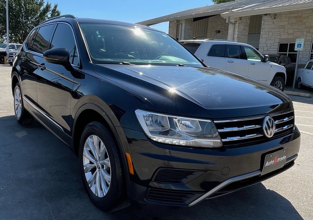 2018 Volkswagen Tiguan SE photo 2