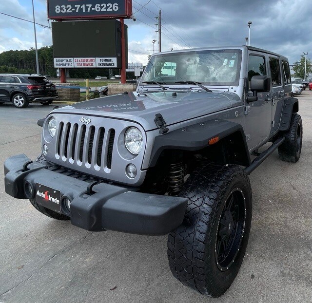 2017 Jeep Wrangler Unlimited Sport photo 3