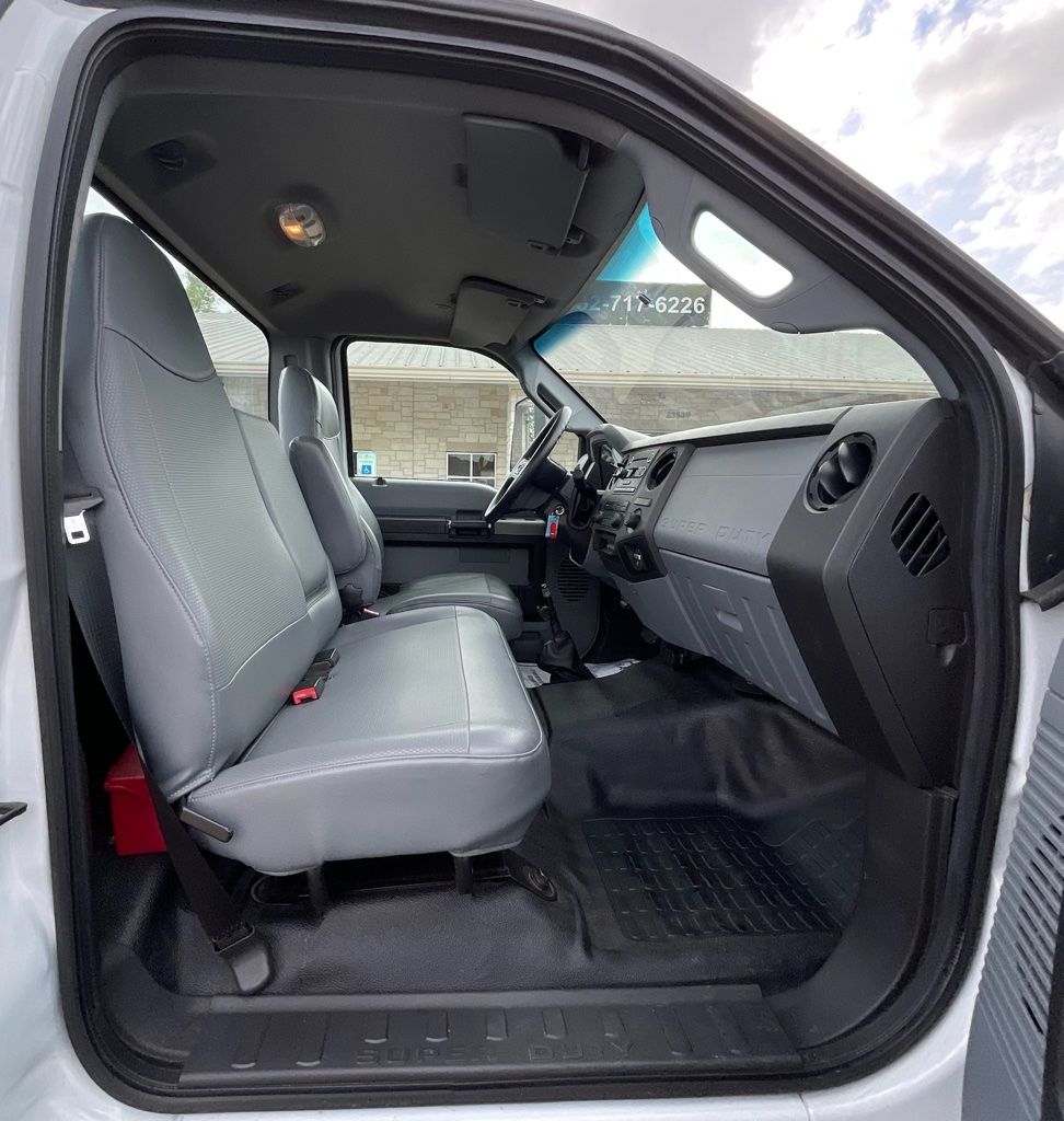 2018 Ford F-750 - Photo 25