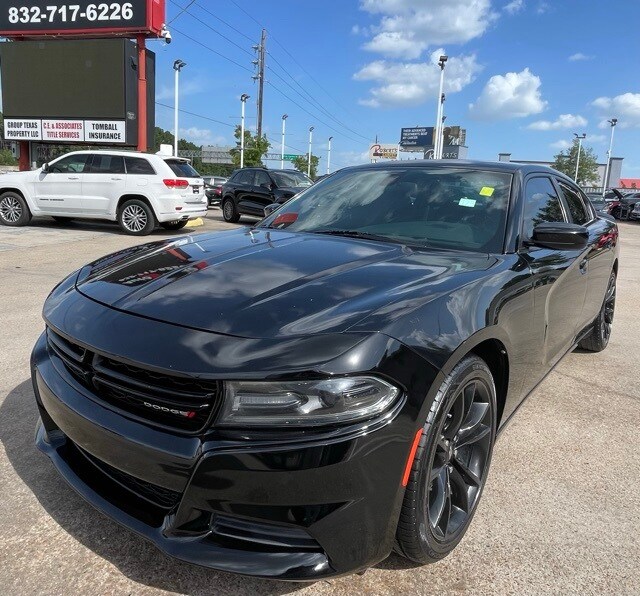 2018 Dodge Charger SXT photo 2