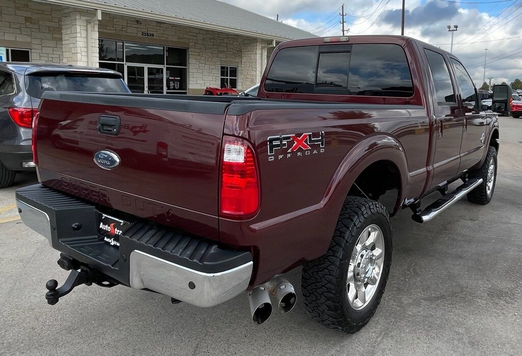 2011 Ford F-250 Lariat photo 3
