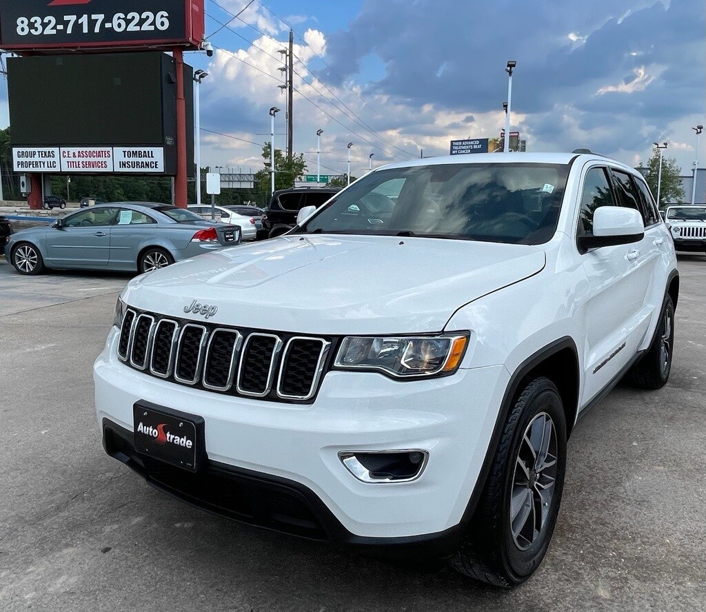 2019 Jeep Grand Cherokee Laredo photo 3