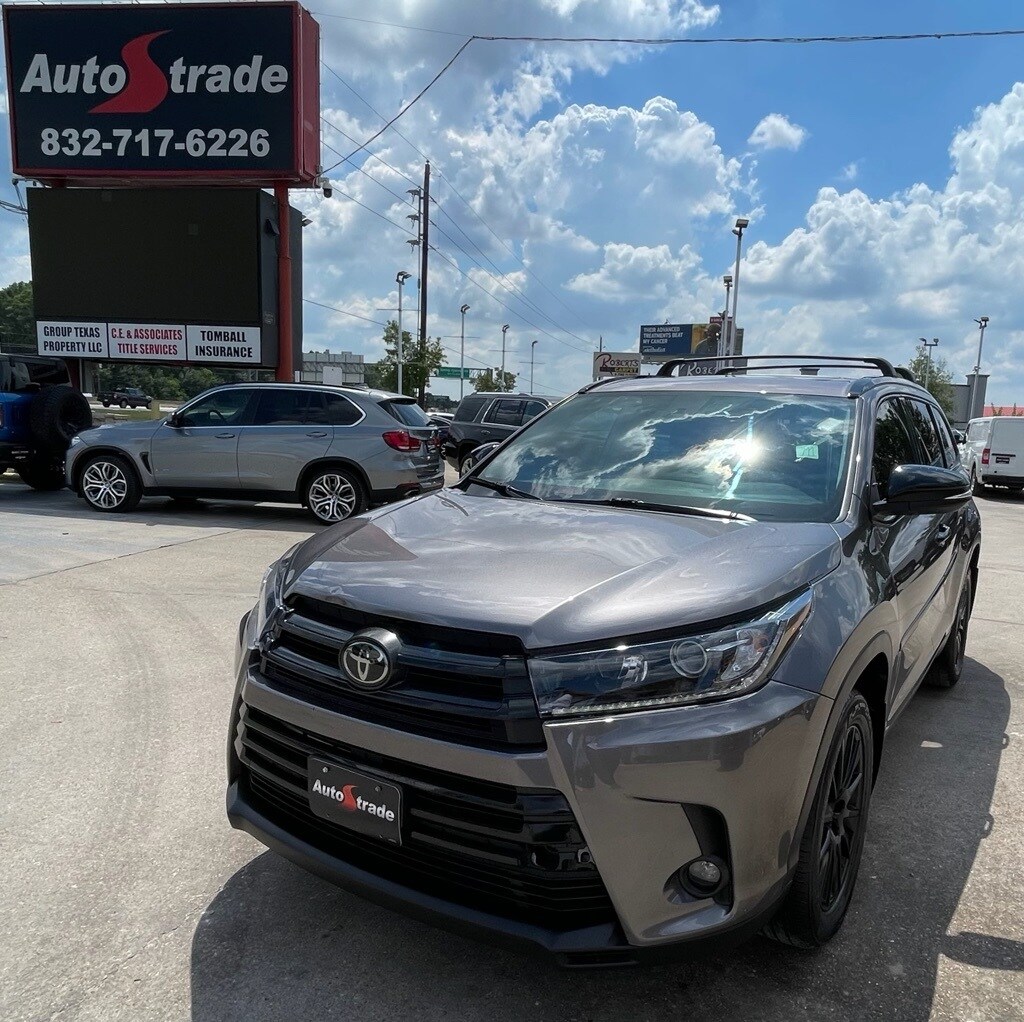 2019 Toyota Highlander SE photo 2