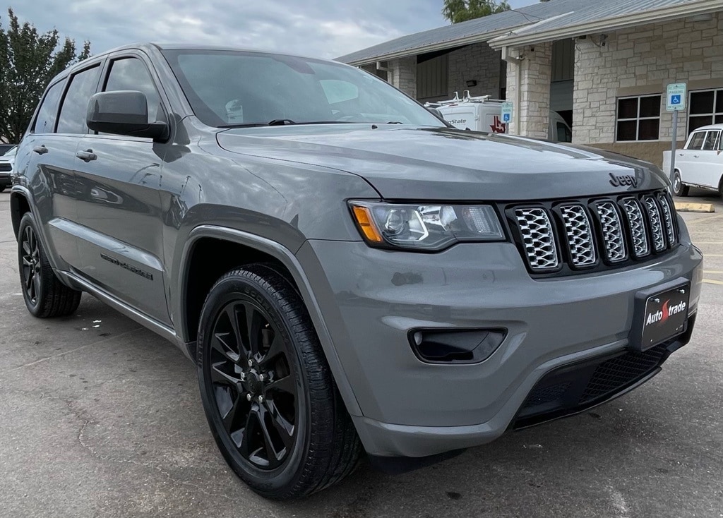 Used 2019 Jeep Grand Cherokee Laredo SUV