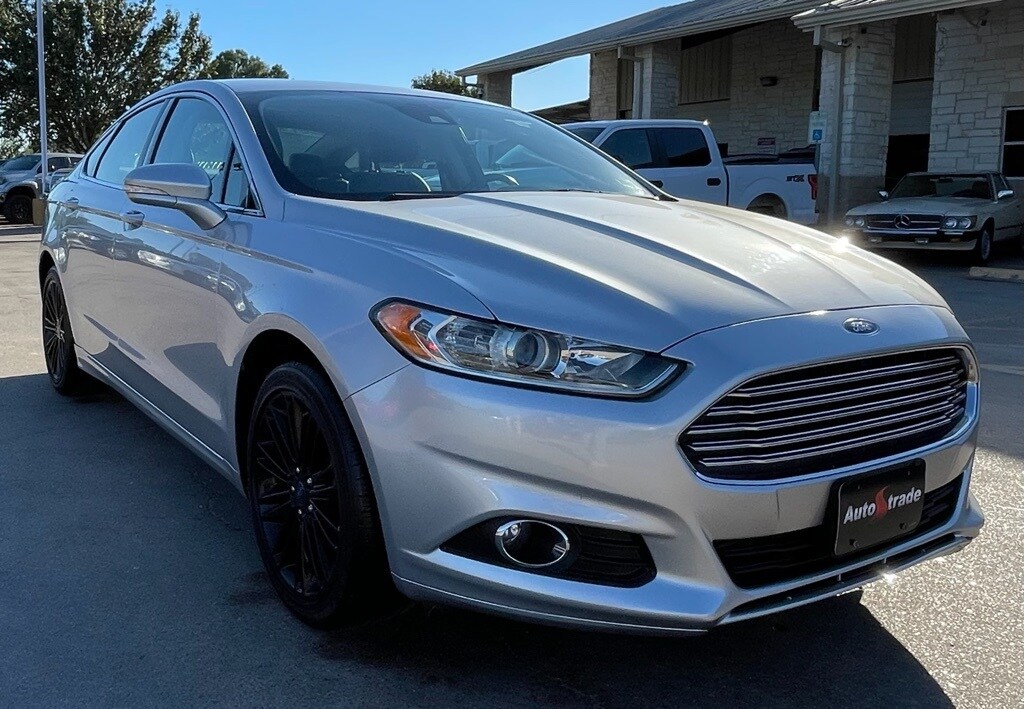 Used 2014 Ford Fusion SE Sedan