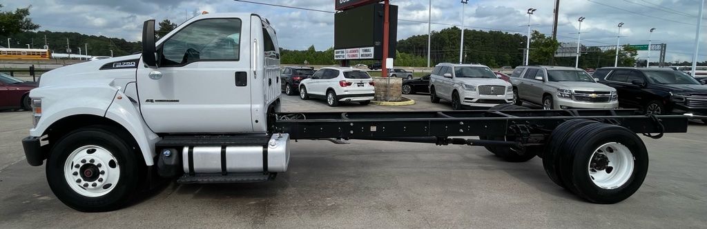 2018 Ford F-750 - Photo 8