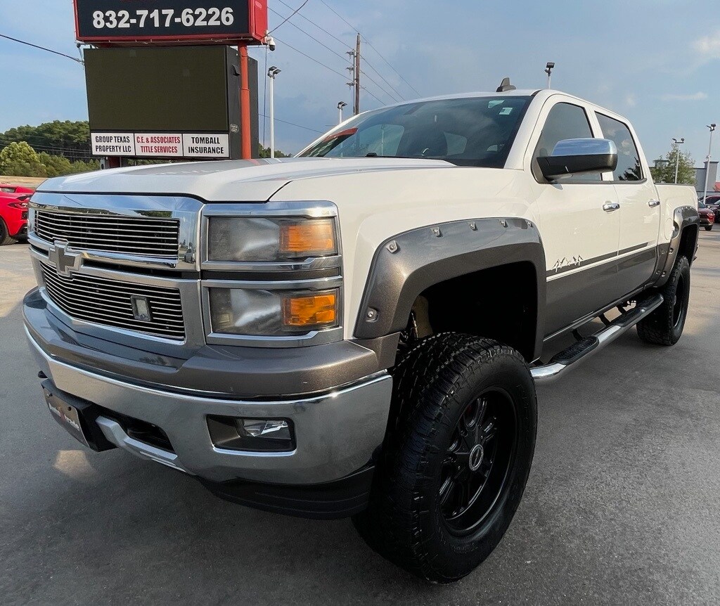 2015 Chevrolet Silverado 1500 LT photo 2