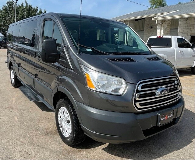 2017 Ford Transit photo 2
