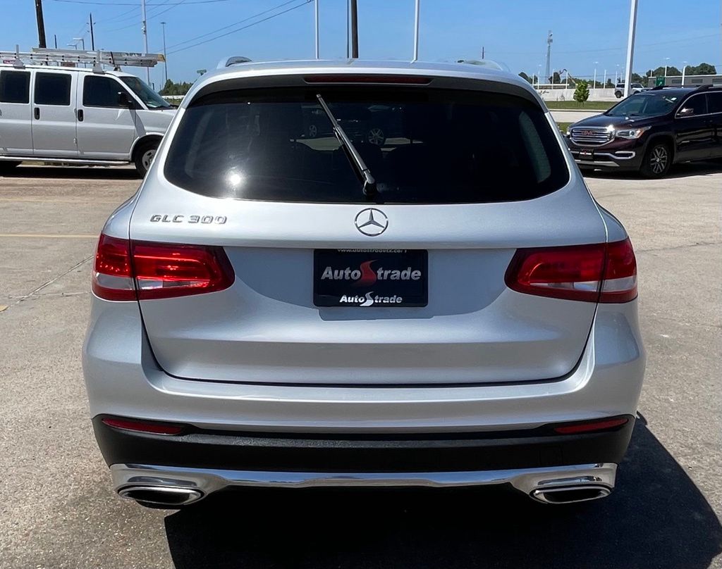 2016 Mercedes-Benz GLC GLC300 - Photo 9