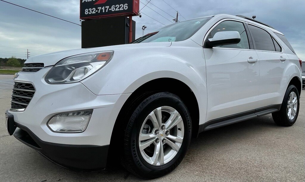 2016 Chevrolet Equinox LT photo 3
