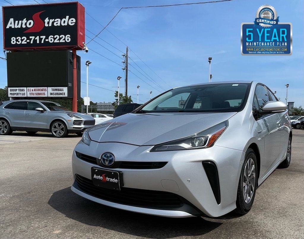 2019 Toyota Prius XLE FWD's photo