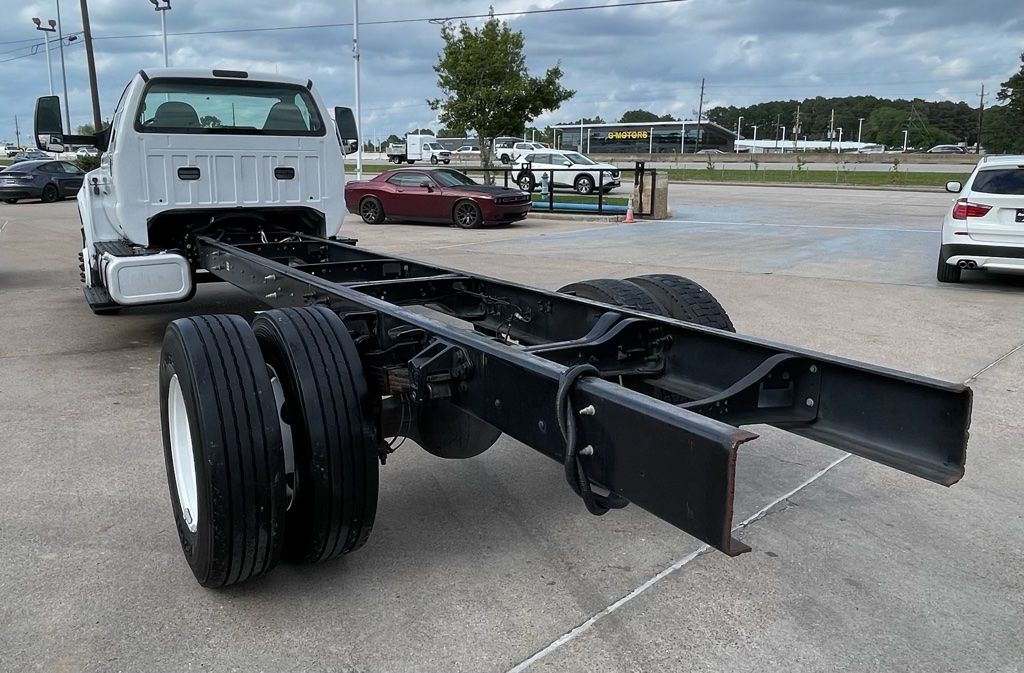 2018 Ford F-750 - Photo 6