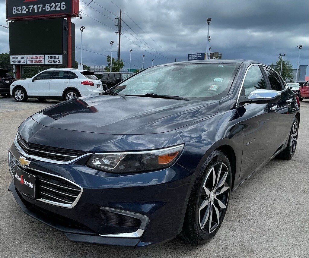 2017 Chevrolet Malibu 1LT photo 3