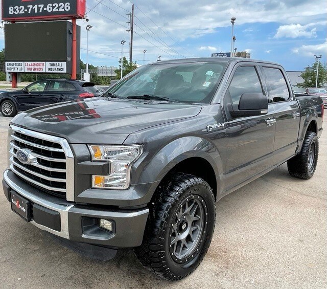 2015 Ford F-150 XLT photo 2