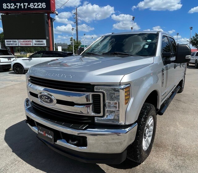 2019 Ford F-250 XLT photo 2