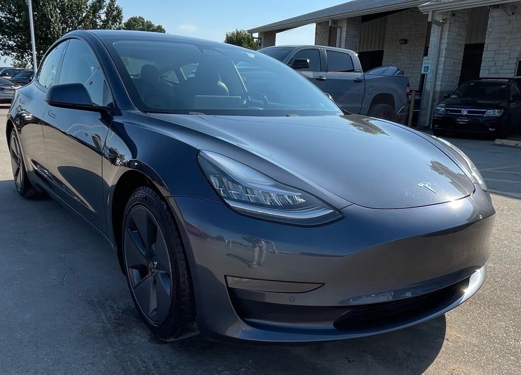 2021 Tesla Model 3 Standard Range Plus photo 2