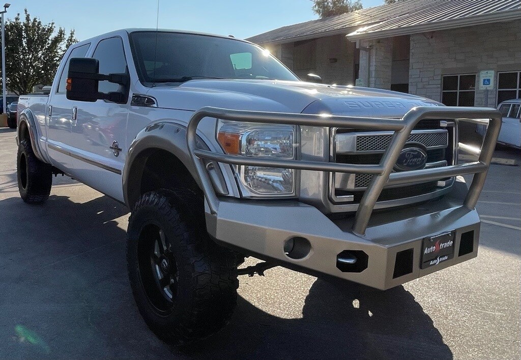 2015 Ford F-250 XLT photo 2