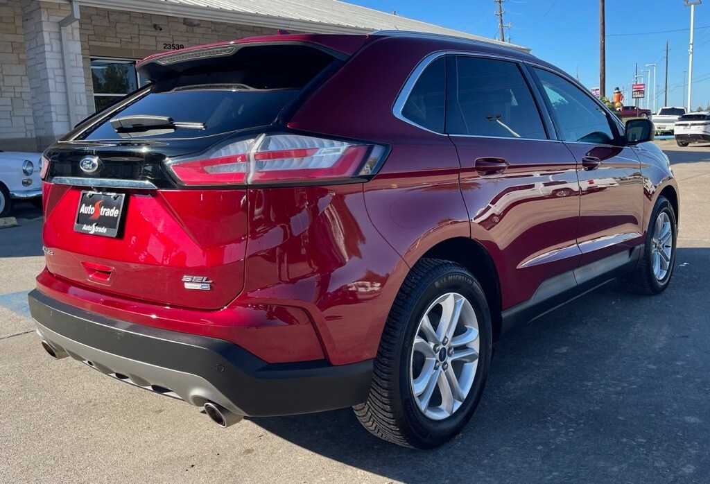 2019 Ford Edge SEL photo 3