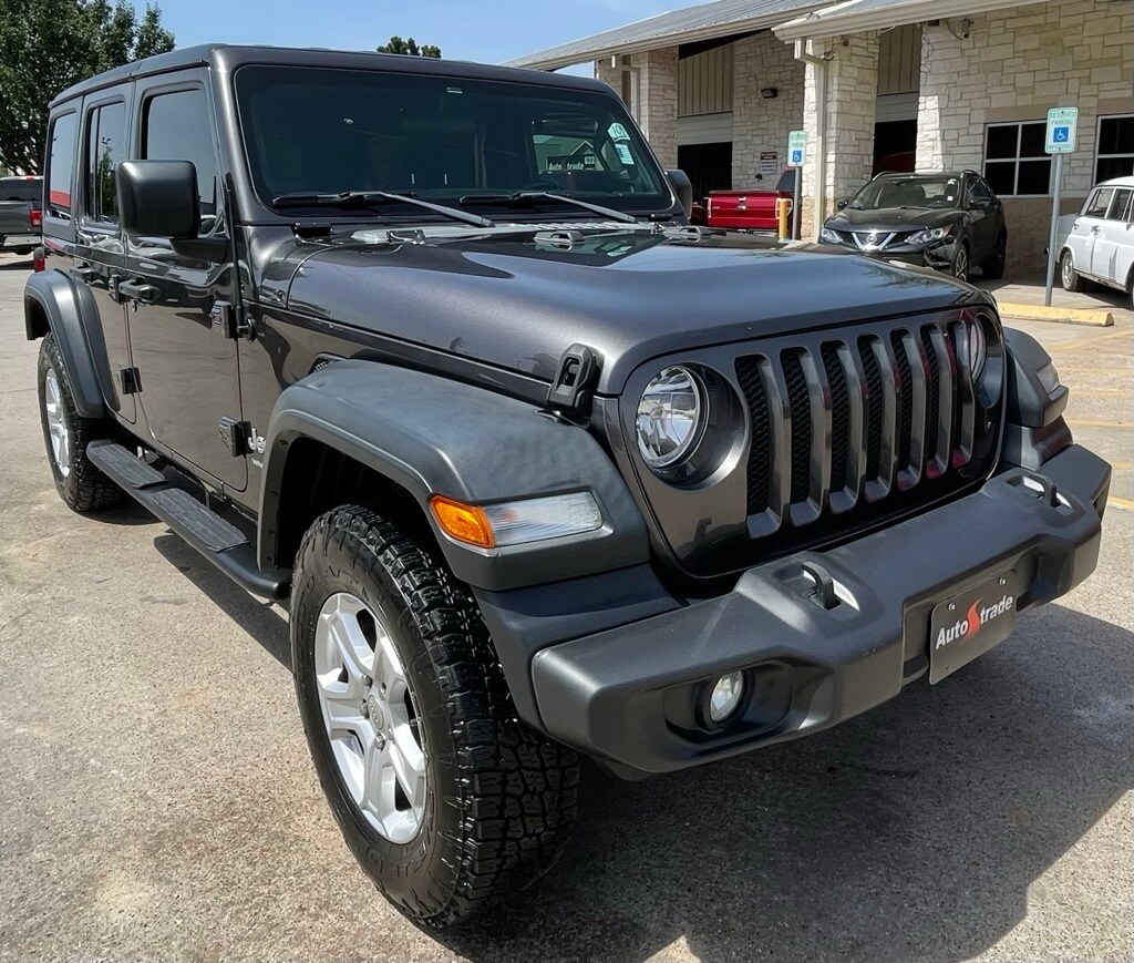 2018 Jeep Wrangler Unlimited Sport photo 2