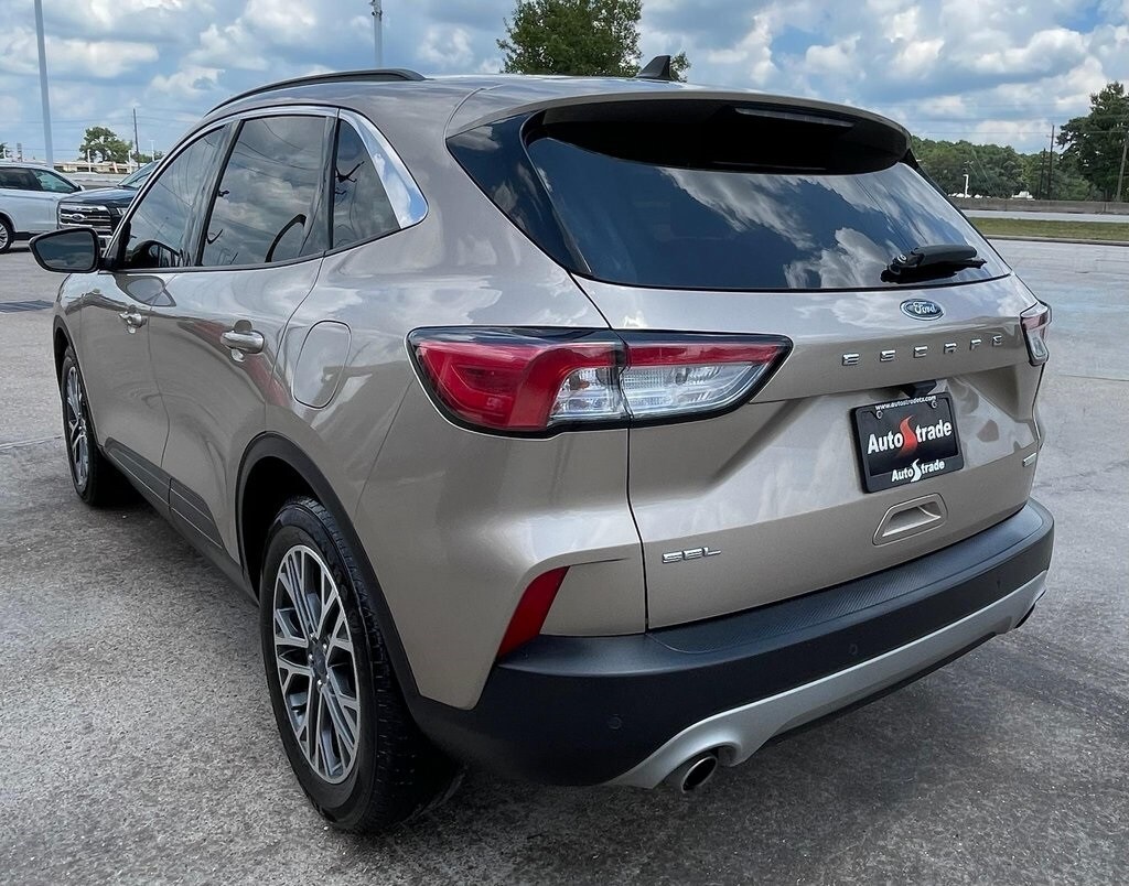 2020 Ford Escape SEL photo 2