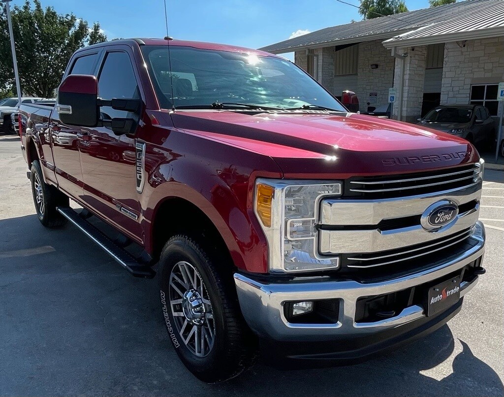 2017 Ford F-250 Lariat photo 2