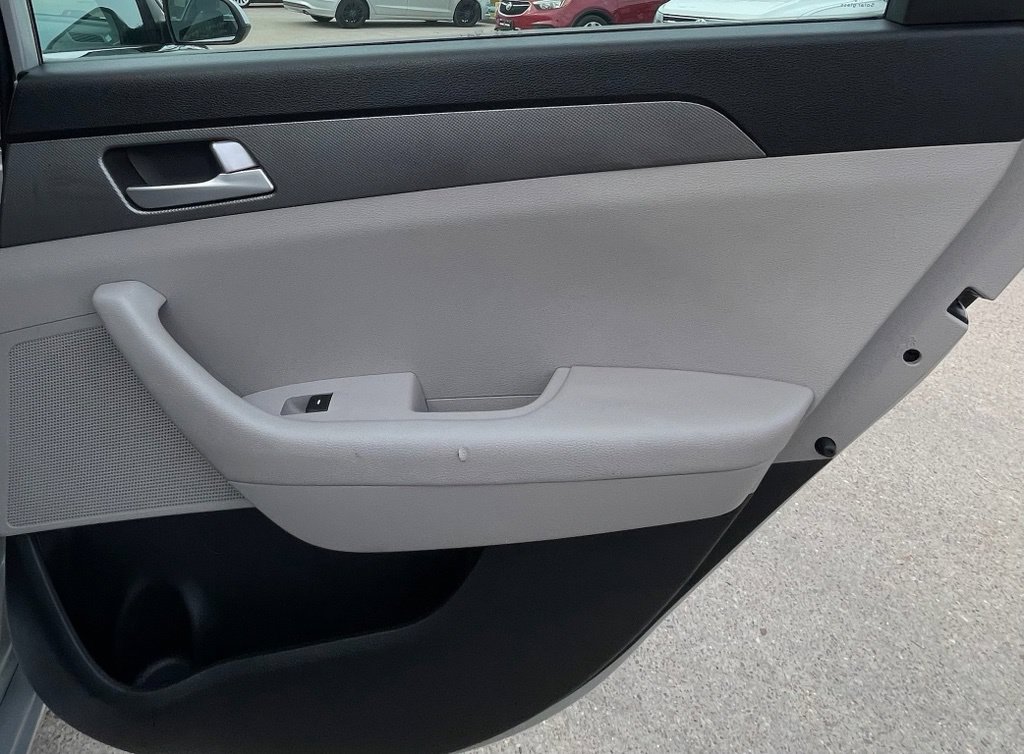 2015 Hyundai Sonata SE - Photo 31