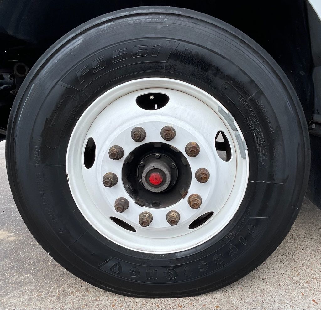 2018 Ford F-750 - Photo 13