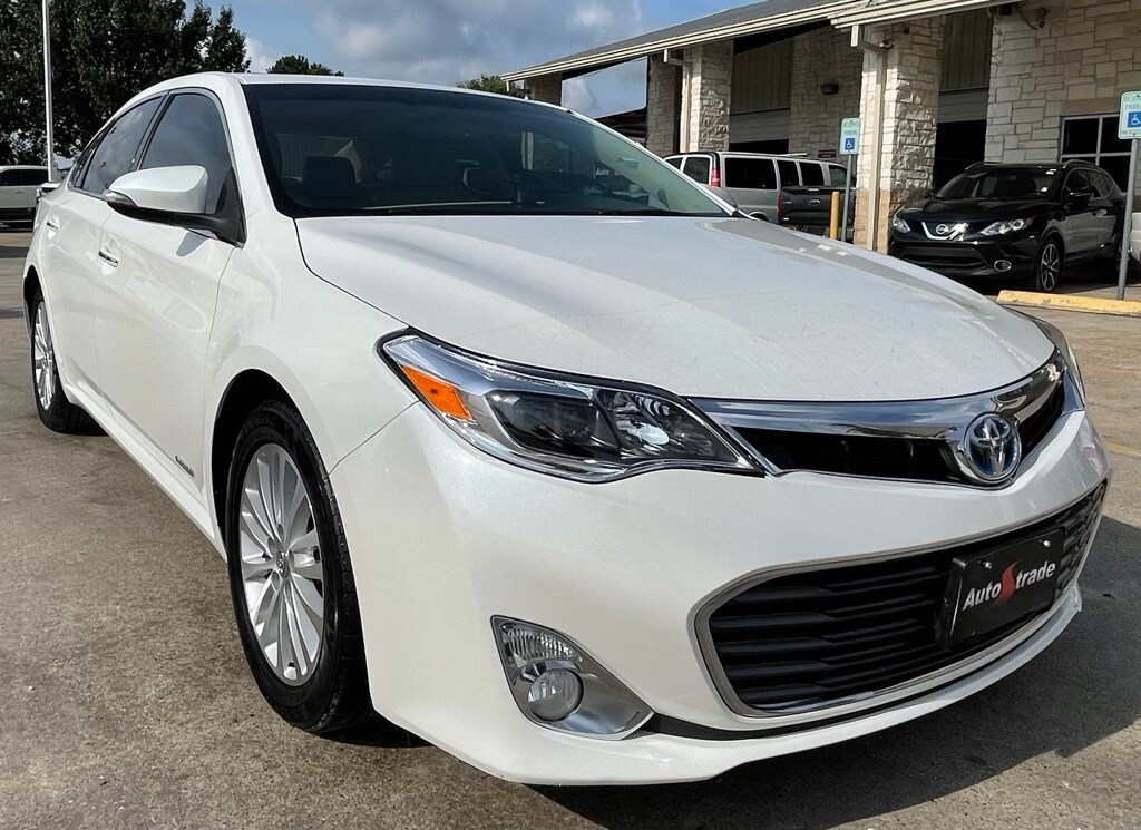 2013 Toyota Avalon Hybrid XLE Premium photo 2