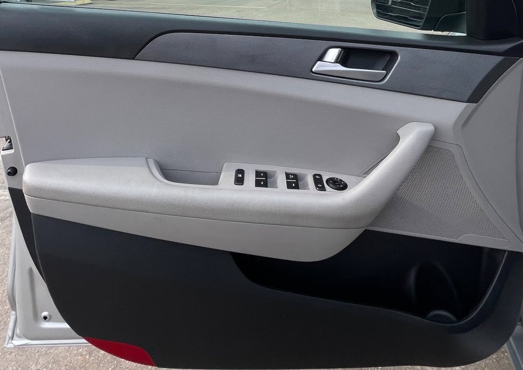 2015 Hyundai Sonata SE - Photo 28