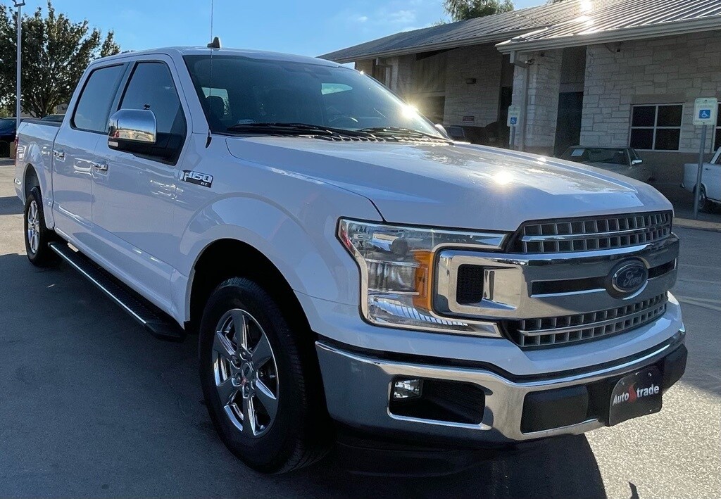 2020 Ford F-150 XLT photo 2