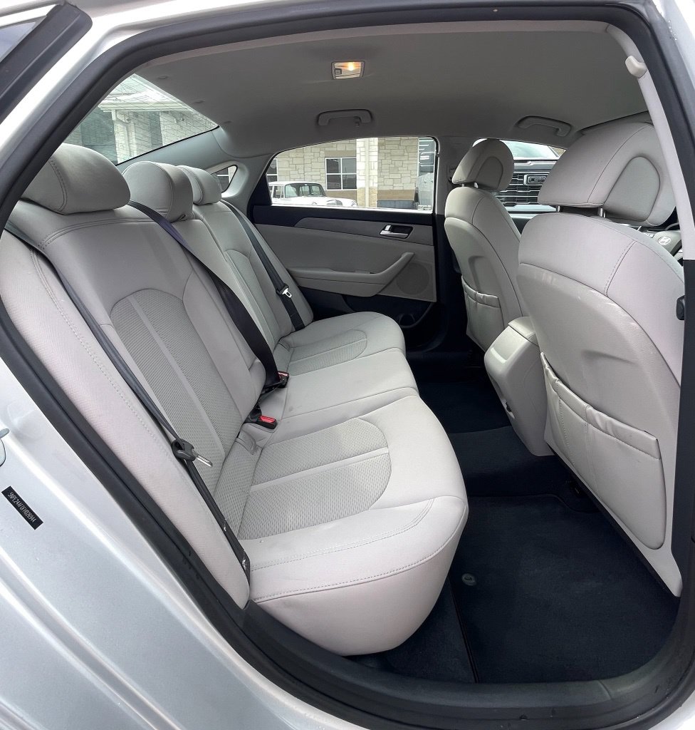2015 Hyundai Sonata SE - Photo 26