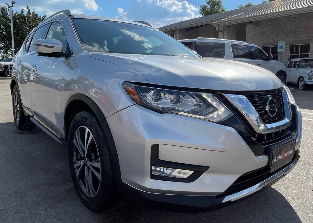 2018 Nissan Rogue SL photo 2