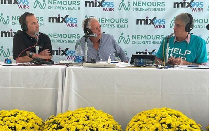 Radio%20Neumers%20copy.jpg
