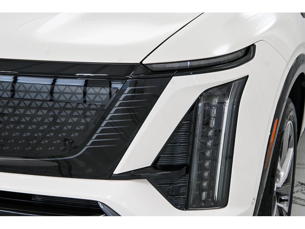 2027 Cadillac VISTIQ Sport - Photo 9