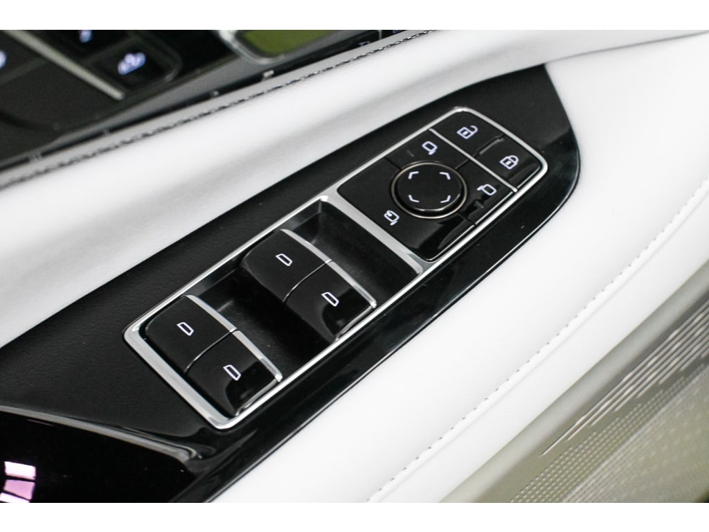 2027 Cadillac OPTIQ Sport - Photo 17