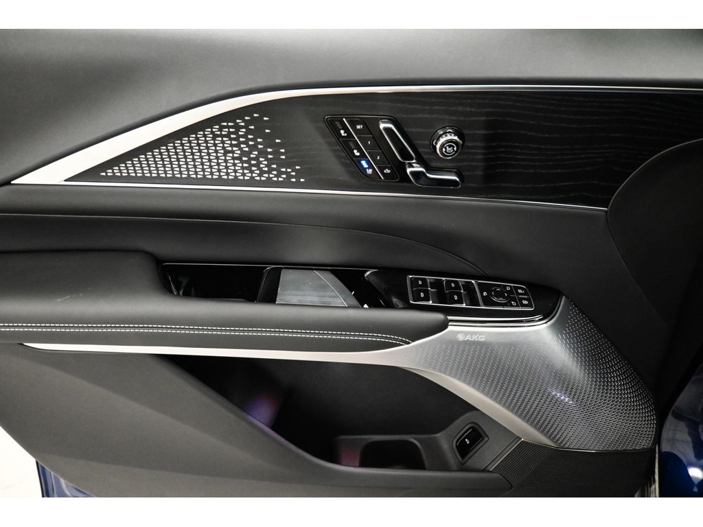 2026 Cadillac LYRIQ V Premium - Photo 18