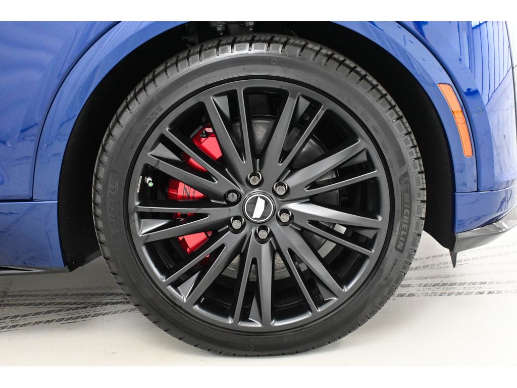 2026 Cadillac LYRIQ V Premium - Photo 8
