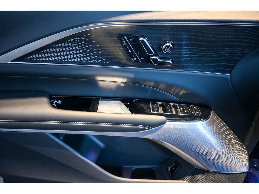 2026 Cadillac LYRIQ V Premium - Photo 15
