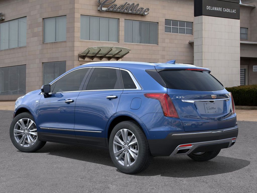 2025 Cadillac XT4 Premium Luxury photo 3