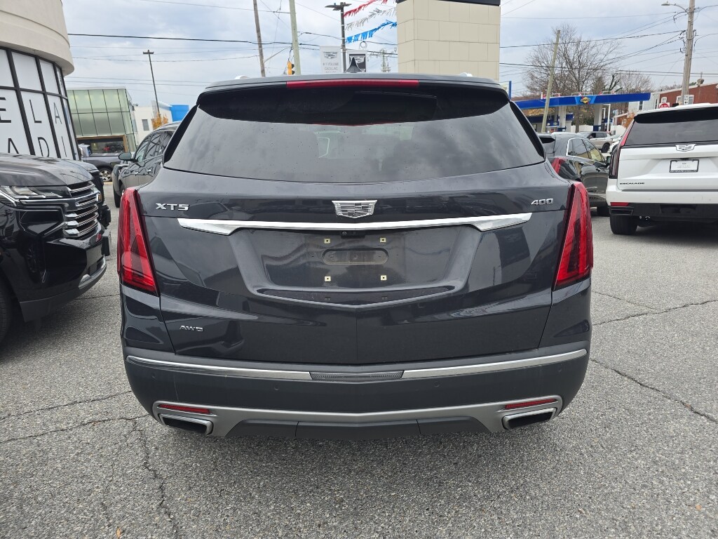 2022 Cadillac XT5 Premium Luxury photo 2
