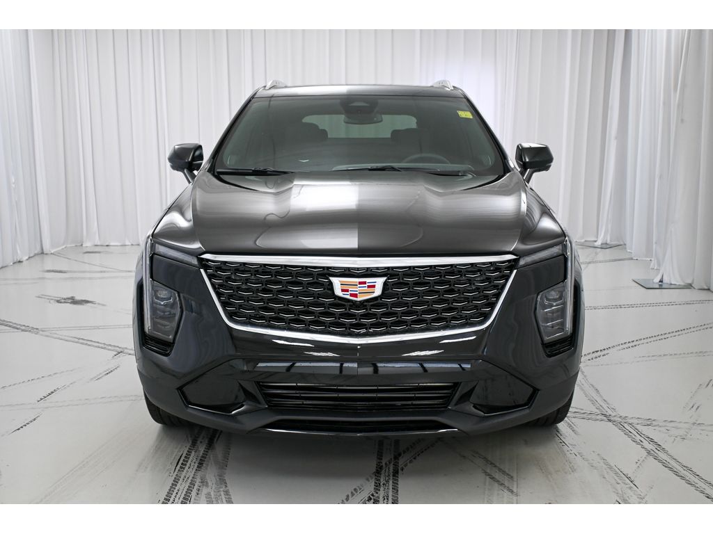 2025 Cadillac XT4 Premium Luxury photo 3