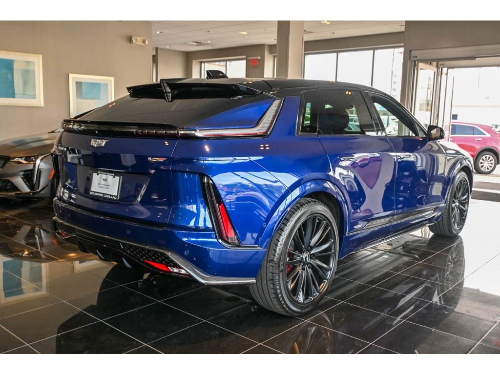 2026 Cadillac LYRIQ V Premium - Photo 7