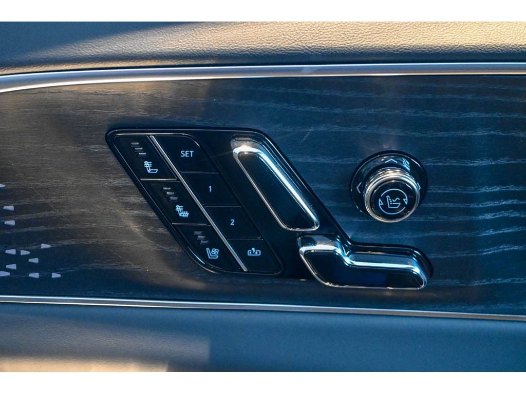 2026 Cadillac LYRIQ V Premium - Photo 16