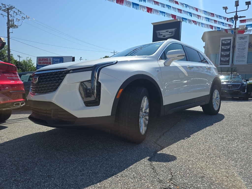 Used 2024 CADILLAC XT4 Luxury SUV