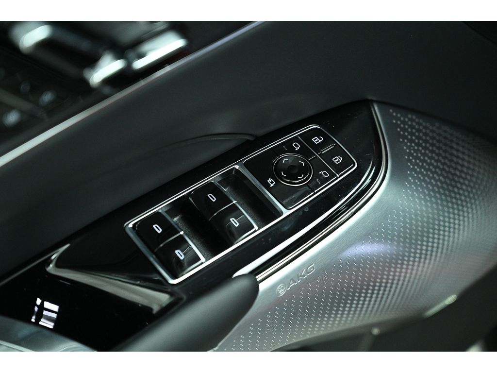 2026 Cadillac LYRIQ V Premium - Photo 18