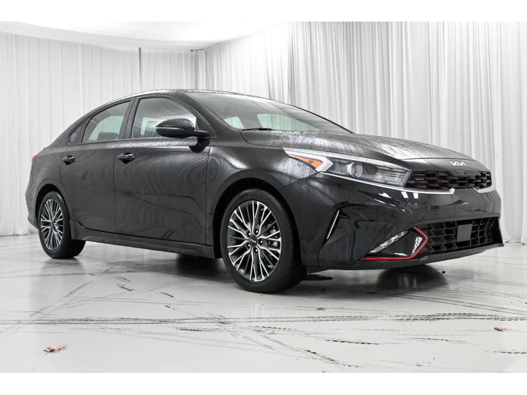 2024 Kia Forte GT-Line photo 2