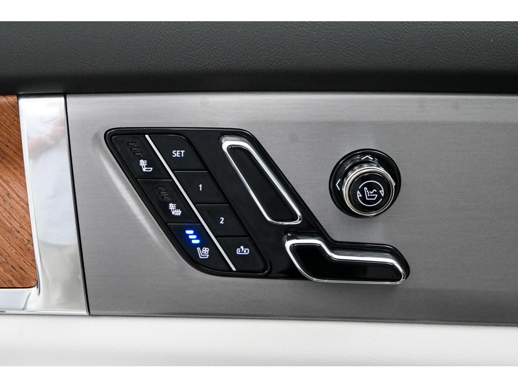 2027 Cadillac VISTIQ Sport - Photo 19