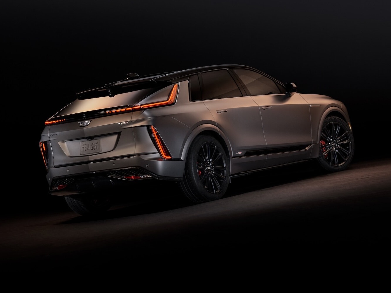  Ford F-150 towing a trailer