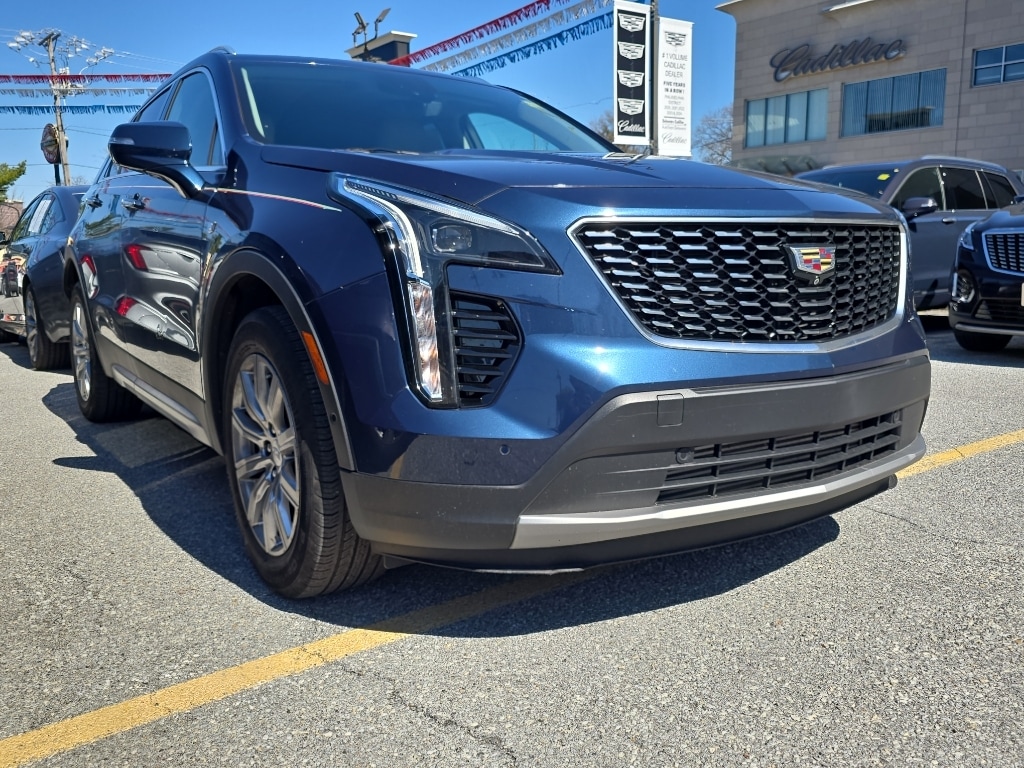 Used 2022 CADILLAC XT4 Premium Luxury SUV